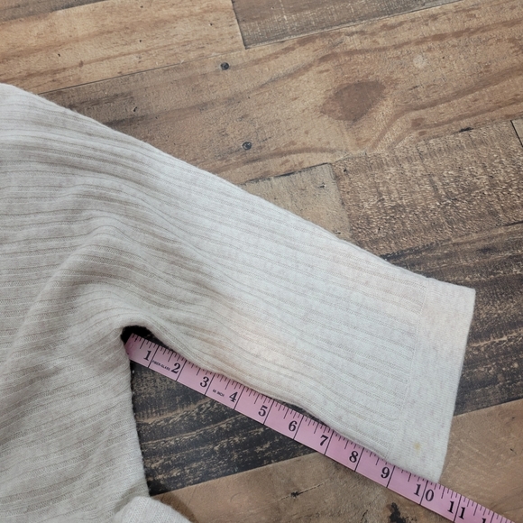 Large Kinross Cashmere Dove Gray Cardigan - Picture 2 of 7